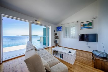 Seafront Suite Lissa